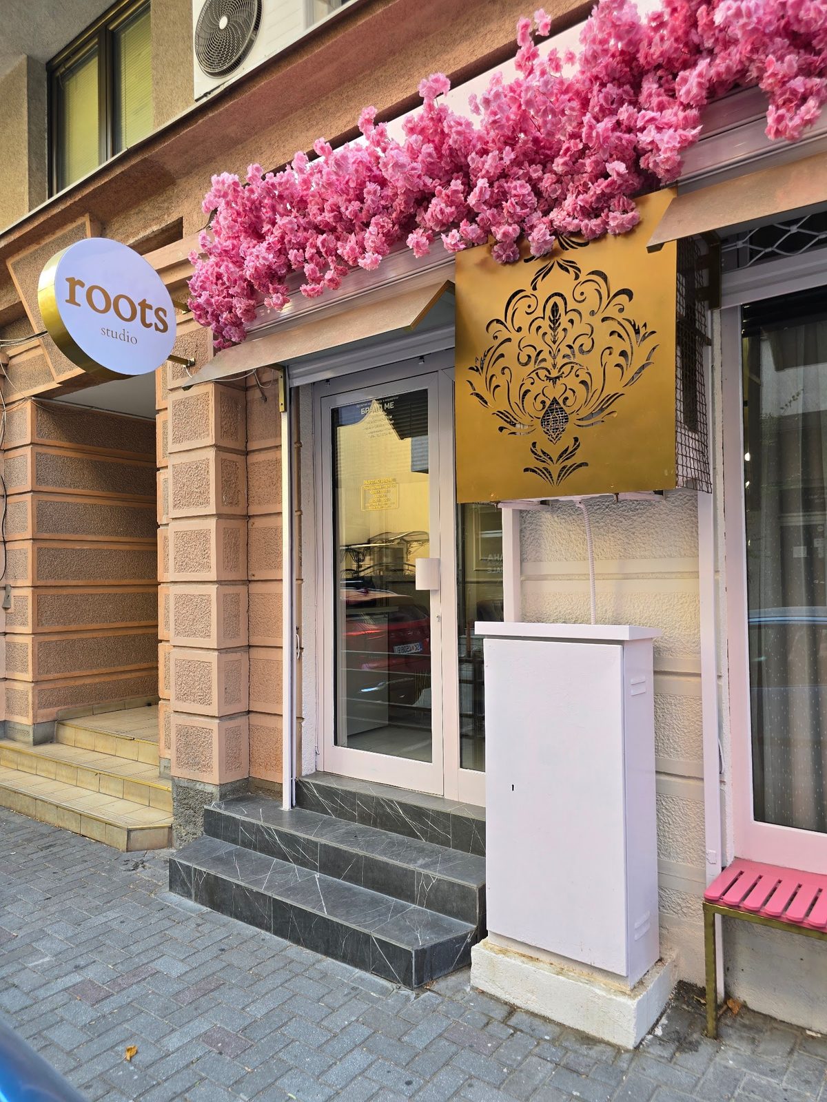 ROOTS Studio, Beauty & skincare, Skopje