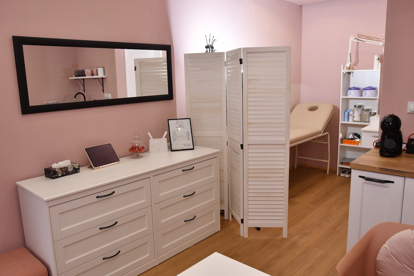 Kozmeticko Studio Perla, Beauty & skincare, Nails, Skopje