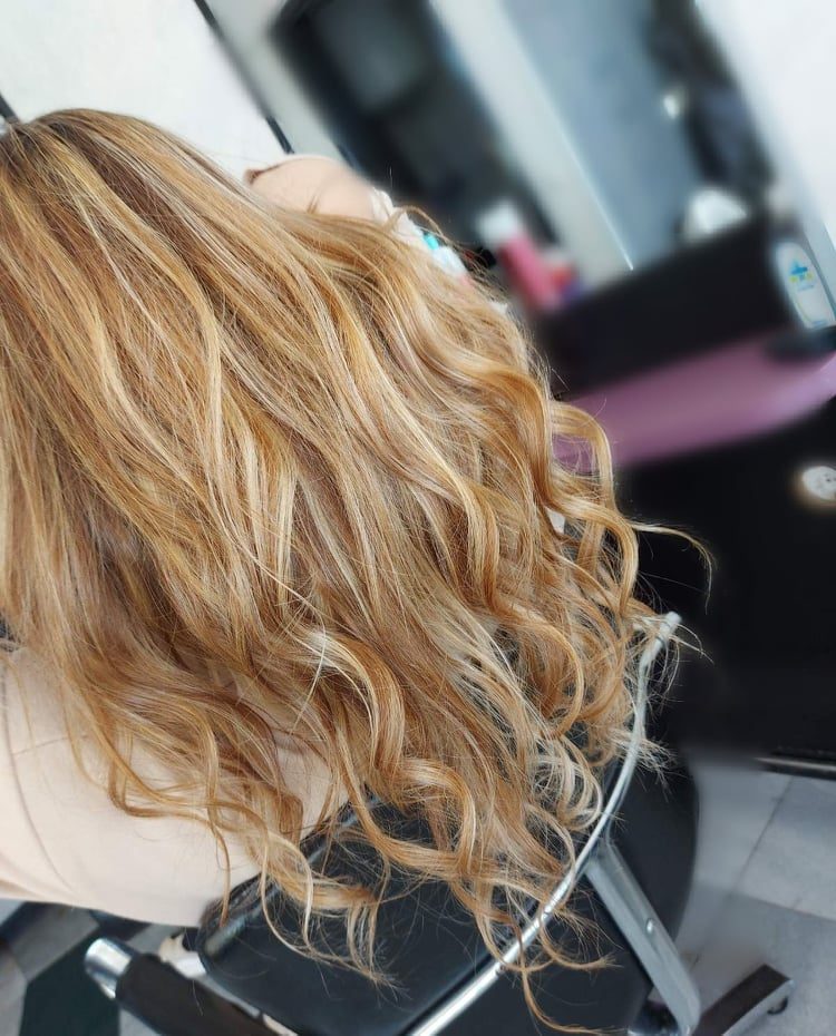 Frizerski salon hairstyle Anita, Hair, Ohrid